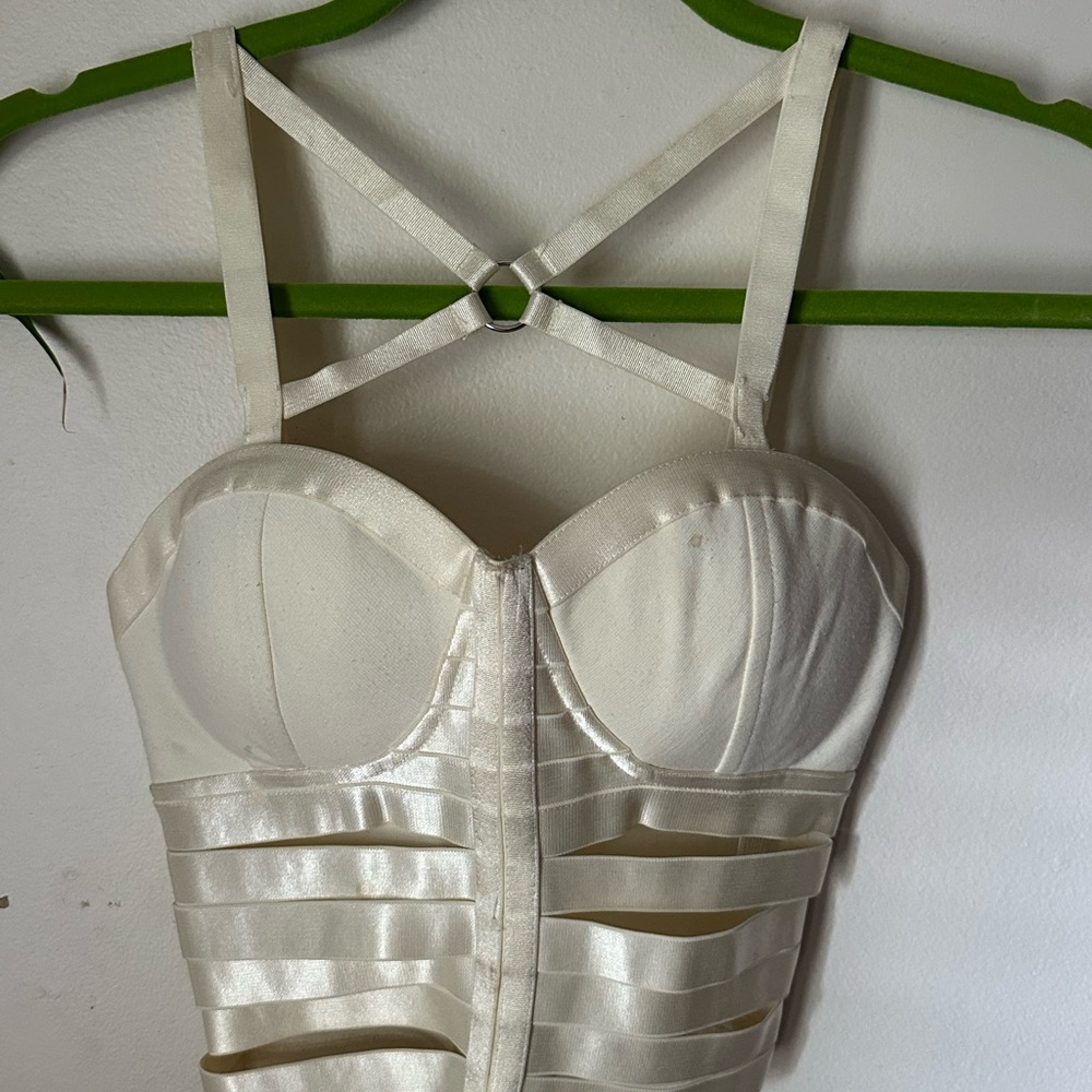 Charlotte Russe Cream Bodysuit with Sweetheart Neckline